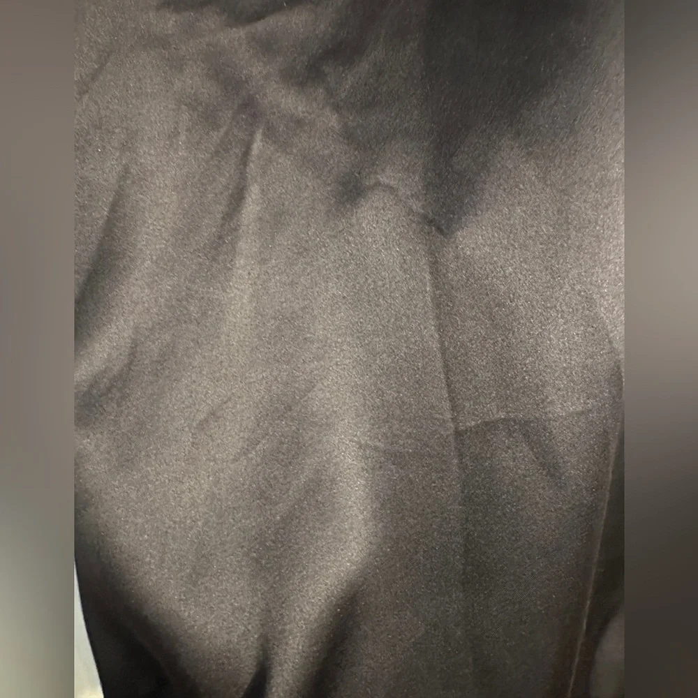 Vince long sleeve. Silk front, modal/cashmere back and sleeves. Navy size small - Picture 6 of 10